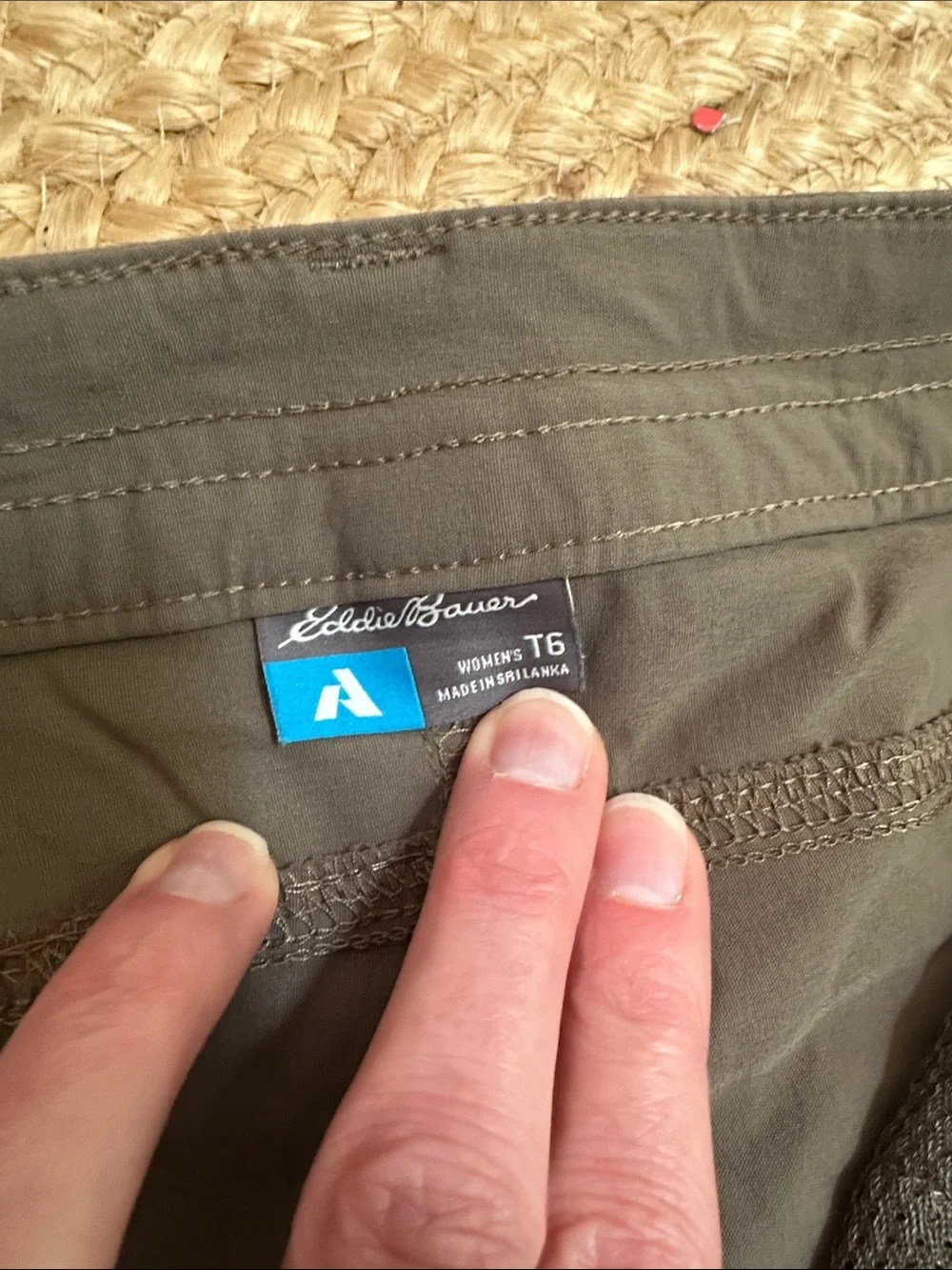 Eddie Bauer First Ascent Wmn Hiking Pants Sz 6 Gray Olive Stretch Trail Outdoor - Picture 3 of 10